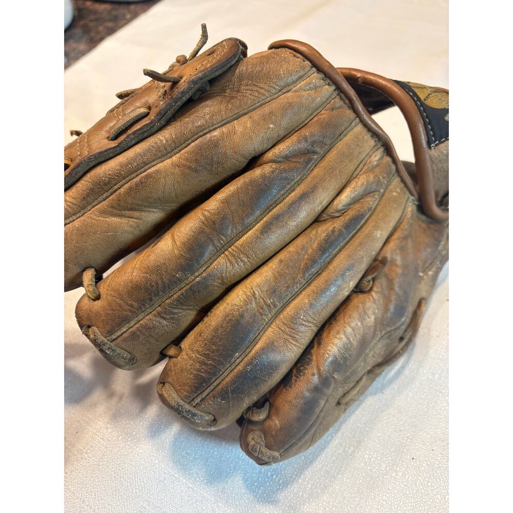 Vintage Leather Baseball Mitt Right-hand Throw MacGregor?